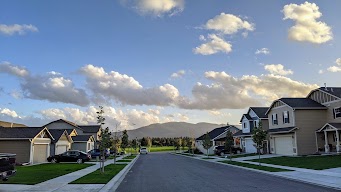 Street view of homes in Coeur d'Alene Place